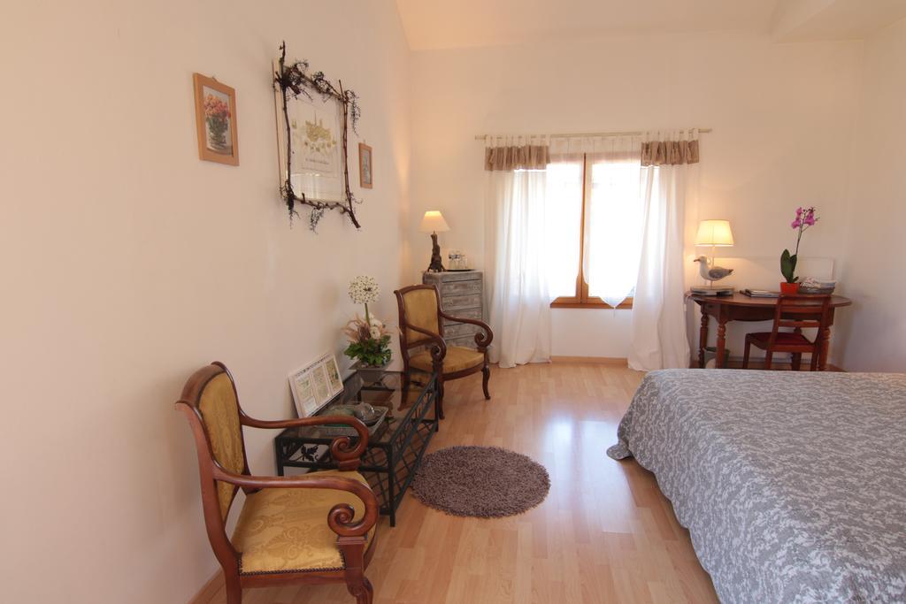 Bed and Breakfast Domaine De La Queyssie Saussignac Экстерьер фото